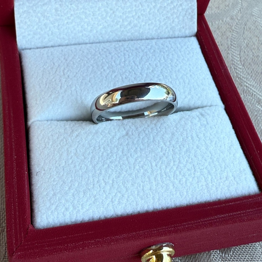 Silver Plated Wedding Band Sz 7 Women’s NWT